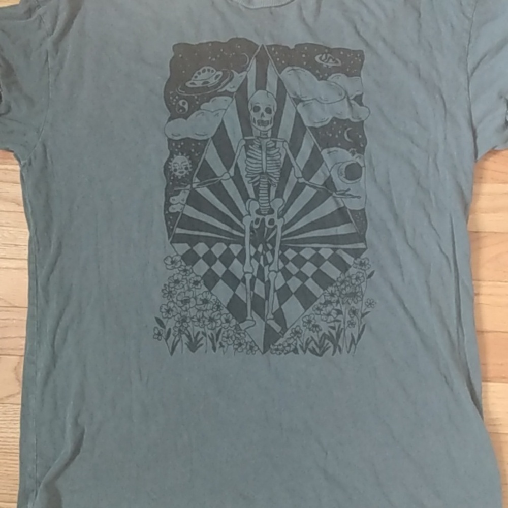 Graphic tee